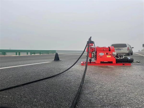 克什克腾马路路基路面开裂下沉注浆加固灌浆